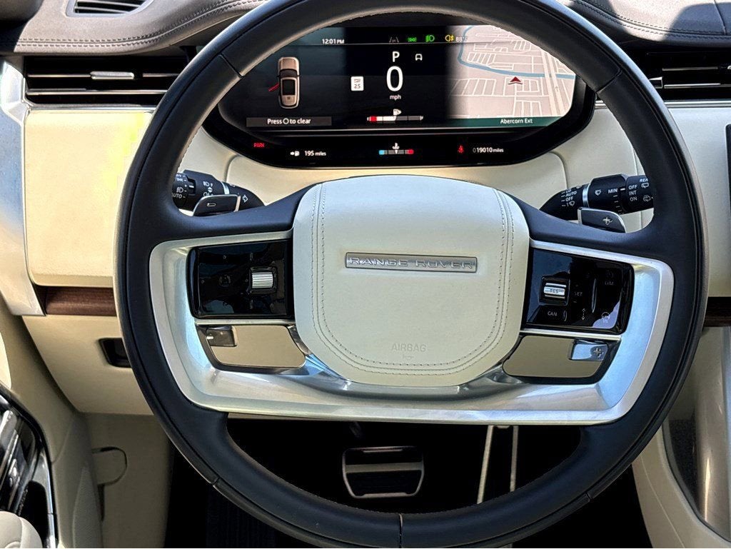 2025 Land Rover Range Rover SE