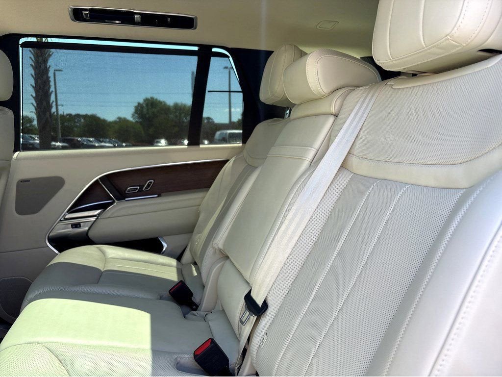 2025 Land Rover Range Rover SE