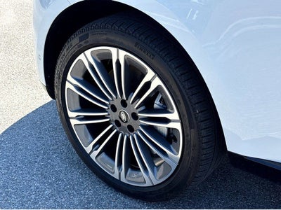 2025 Land Rover Range Rover SE