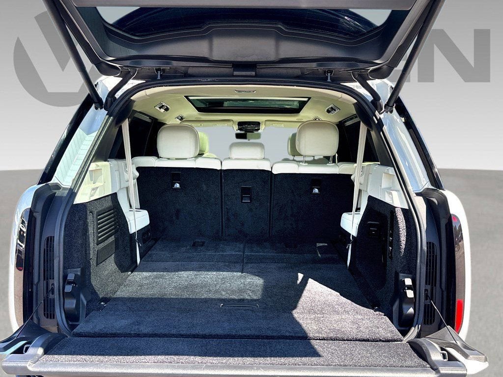 2025 Land Rover Range Rover SE