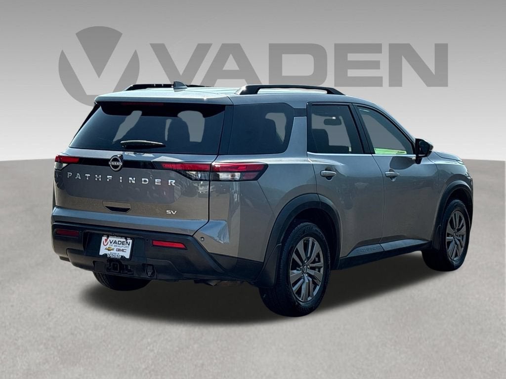 2022 Nissan Pathfinder Base