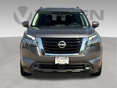 2022 Nissan Pathfinder Base