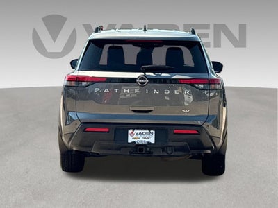 2022 Nissan Pathfinder Base