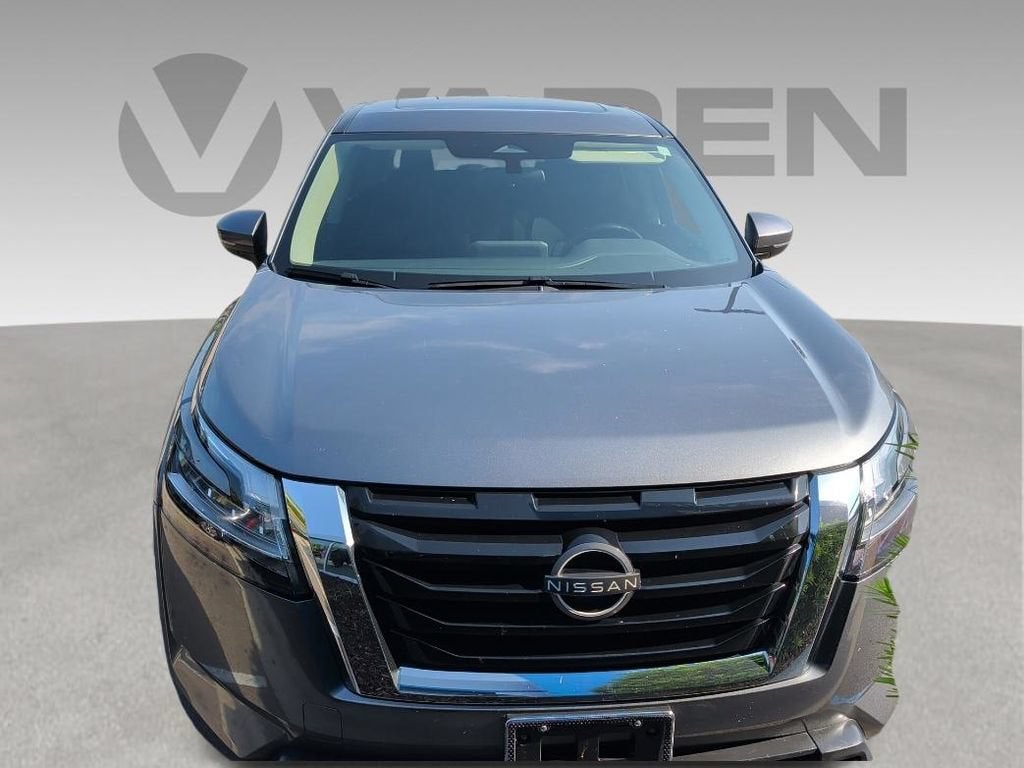 2022 Nissan Pathfinder Base