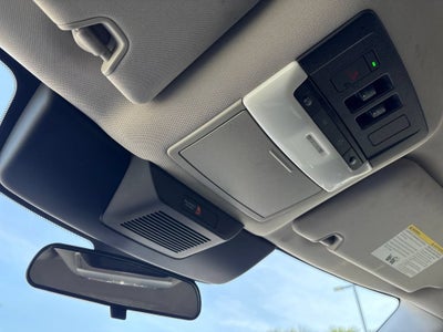 2022 Nissan Pathfinder Base