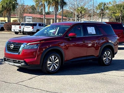 2023 Nissan Pathfinder SL