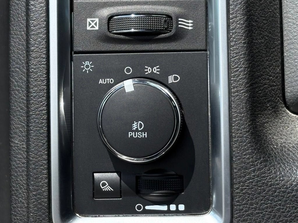 2020 RAM 1500 Classic Base