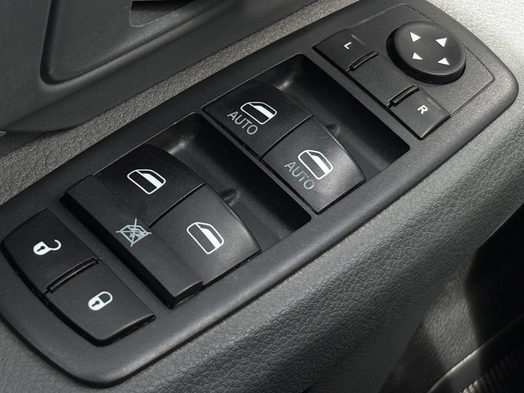 2020 RAM 1500 Classic Base