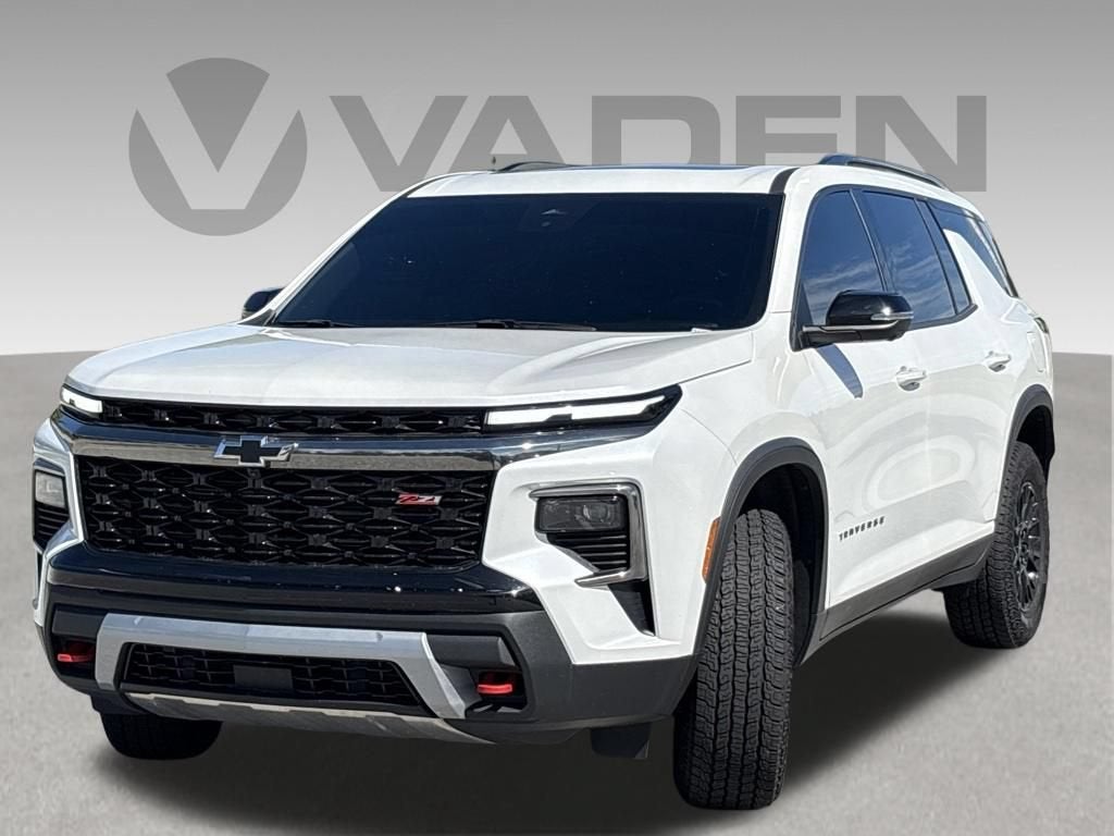 2025 Chevrolet Traverse Base