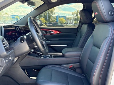 2025 Chevrolet Traverse Base