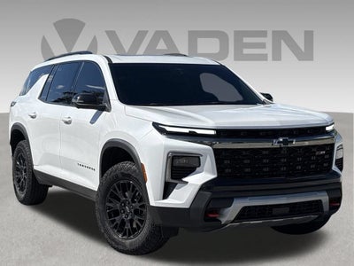 2025 Chevrolet Traverse Base