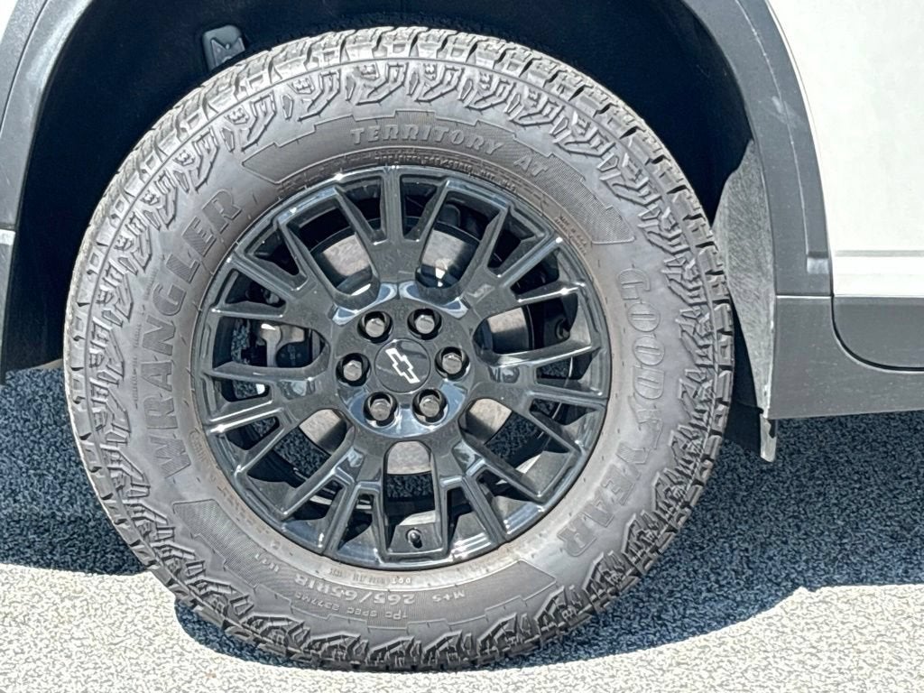 2025 Chevrolet Traverse Base