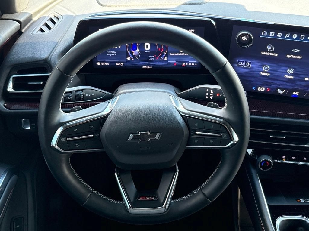 2025 Chevrolet Traverse Base