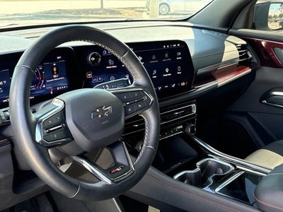 2025 Chevrolet Traverse Base
