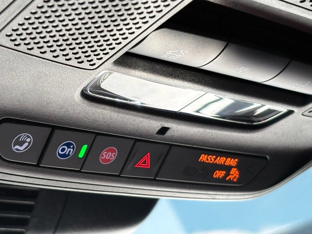 2025 Chevrolet Traverse Base