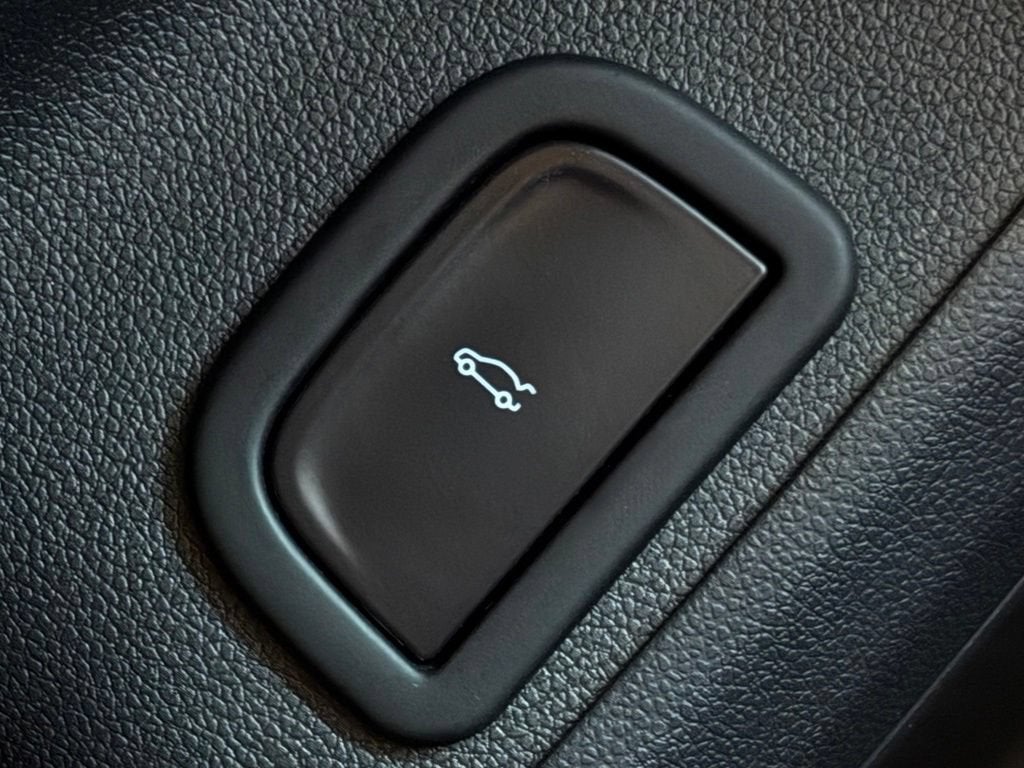 2025 Chevrolet Traverse Base