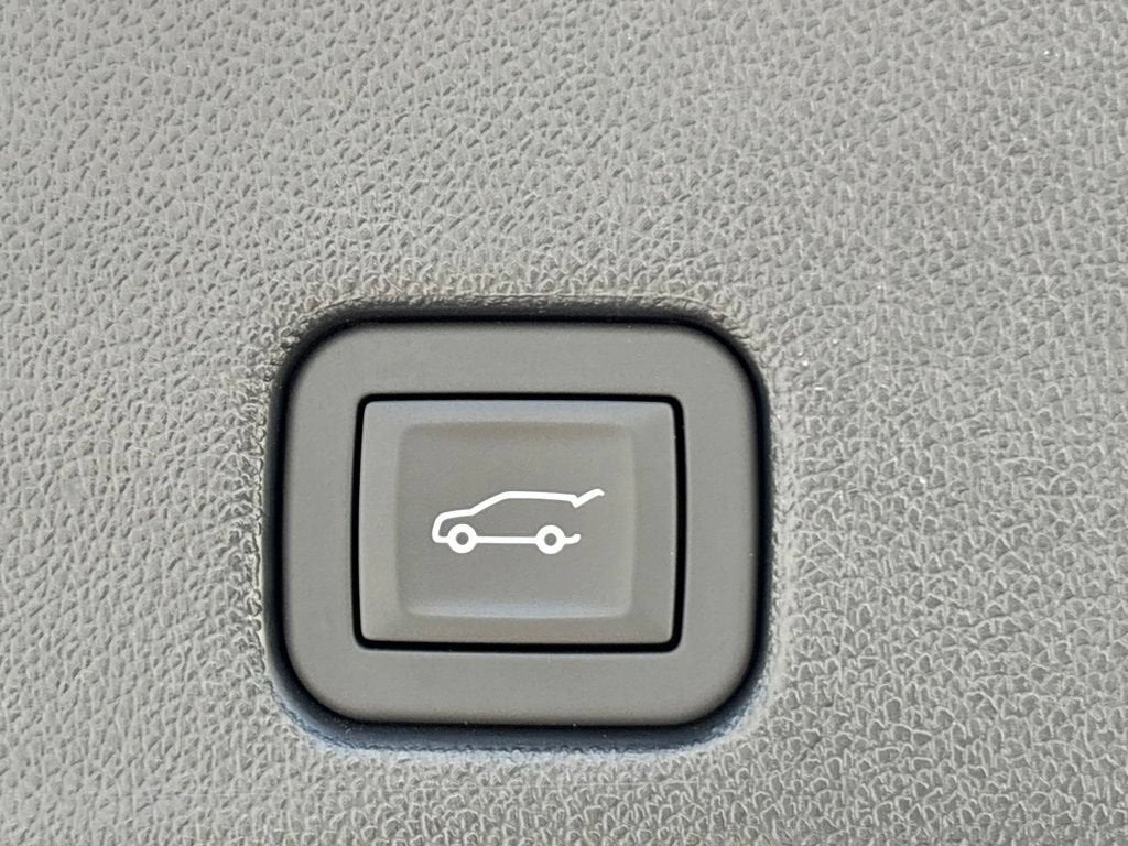 2025 Chevrolet Traverse Base