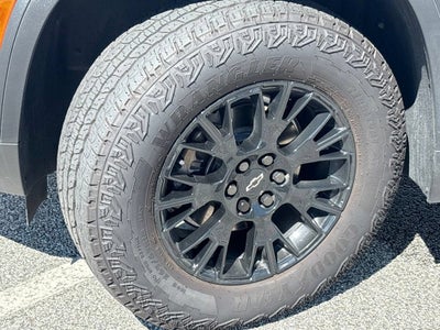 2025 Chevrolet Traverse Base