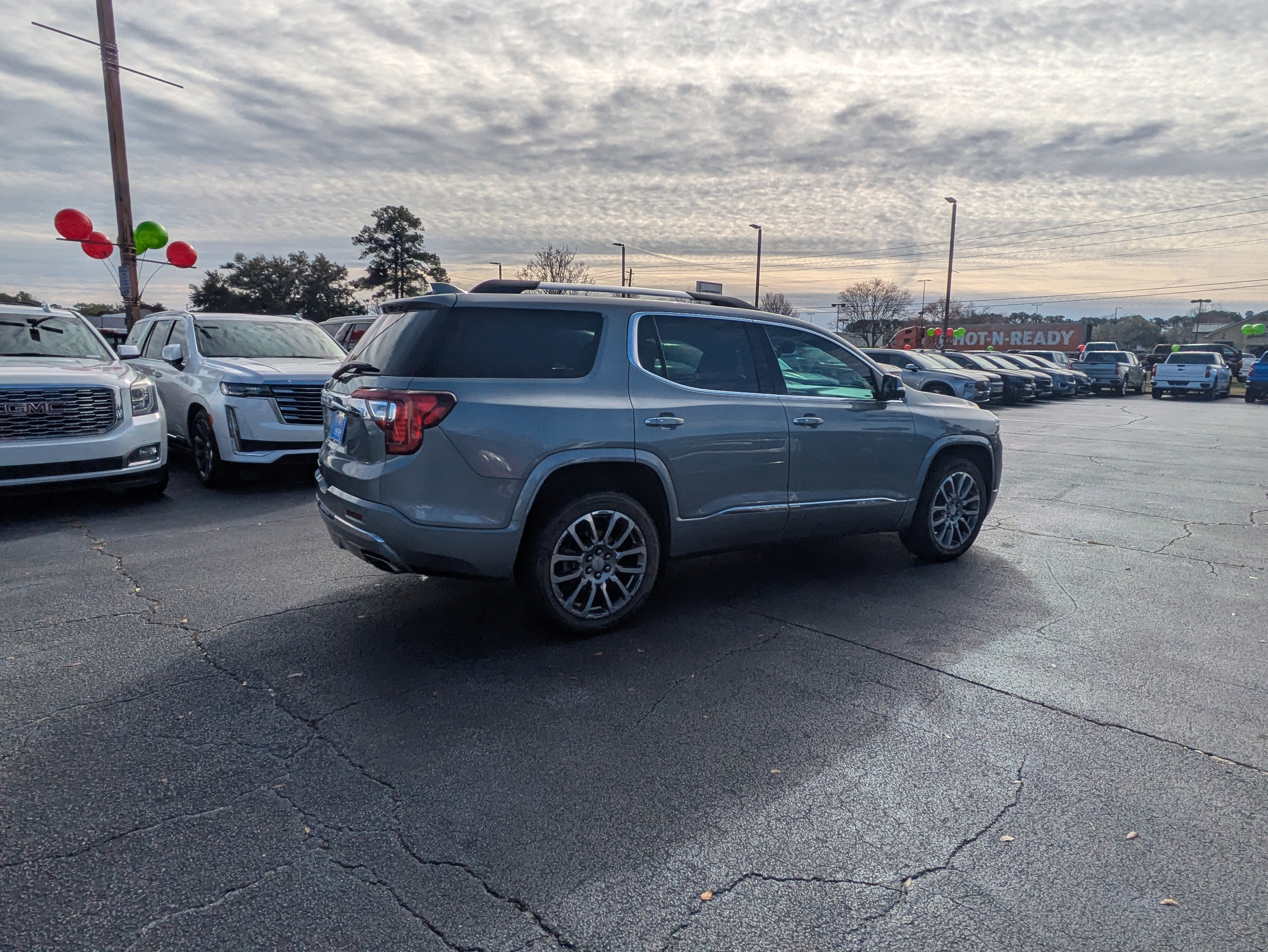 2023 GMC Acadia Denali