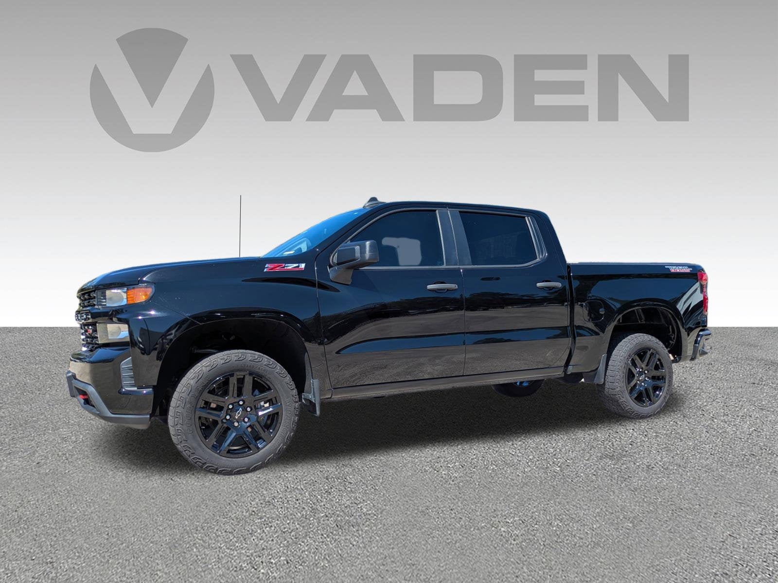 2022 RAM 1500 Classic Tradesman 4x4 Crew Cab 5'7's photo