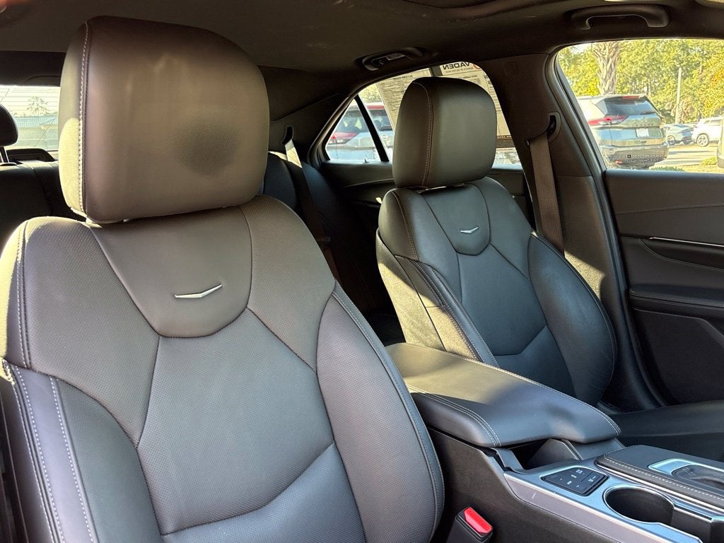 2023 Cadillac CT4 Premium Luxury