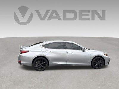 2024 Lexus ES 300h F SPORT Handling