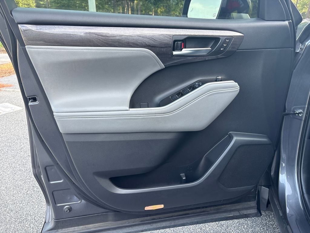 2022 Toyota Highlander Platinum