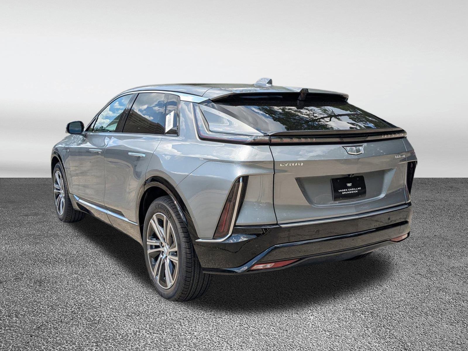 2025 Cadillac LYRIQ Luxury 1