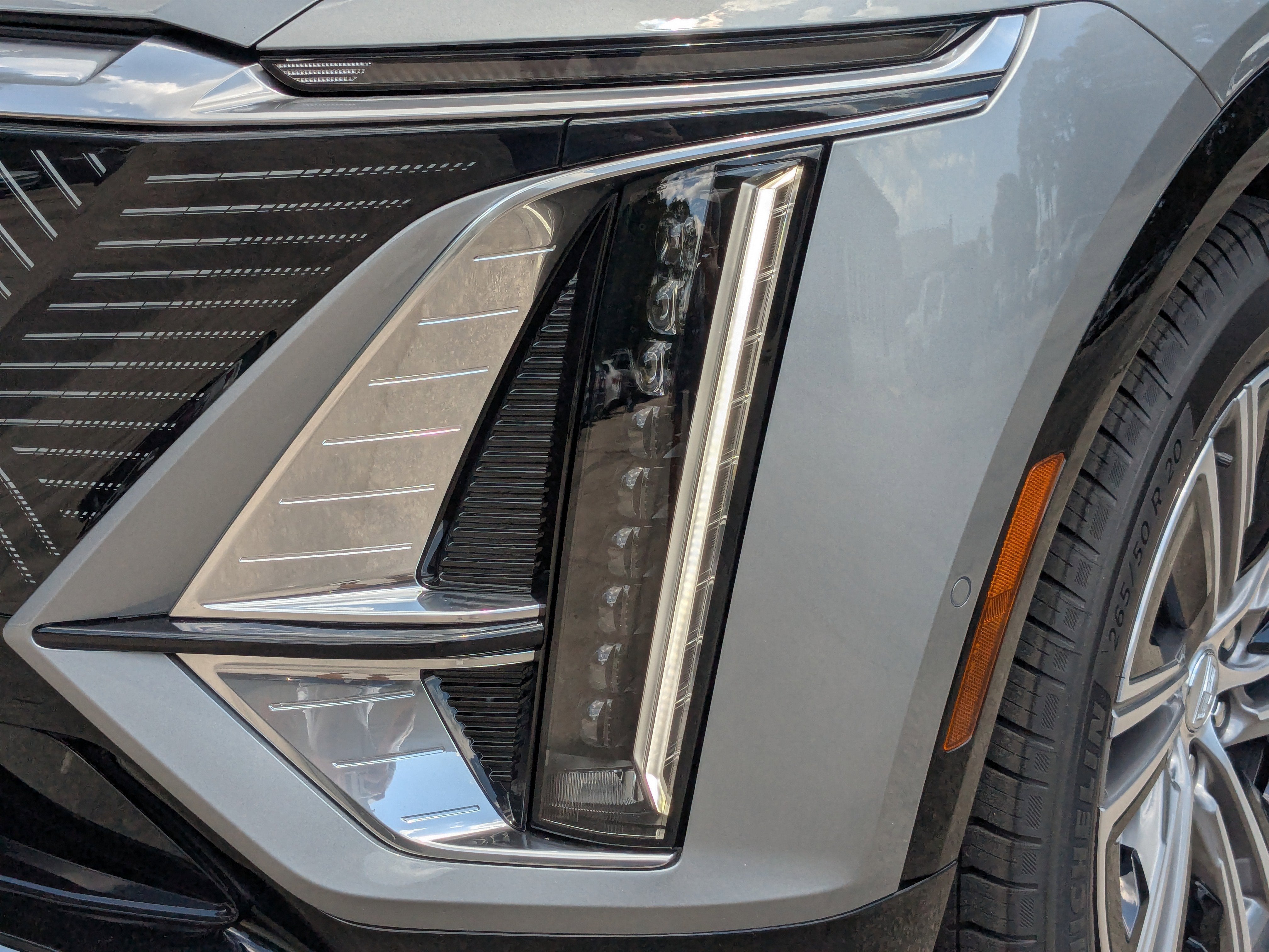 2025 Cadillac LYRIQ Luxury 1