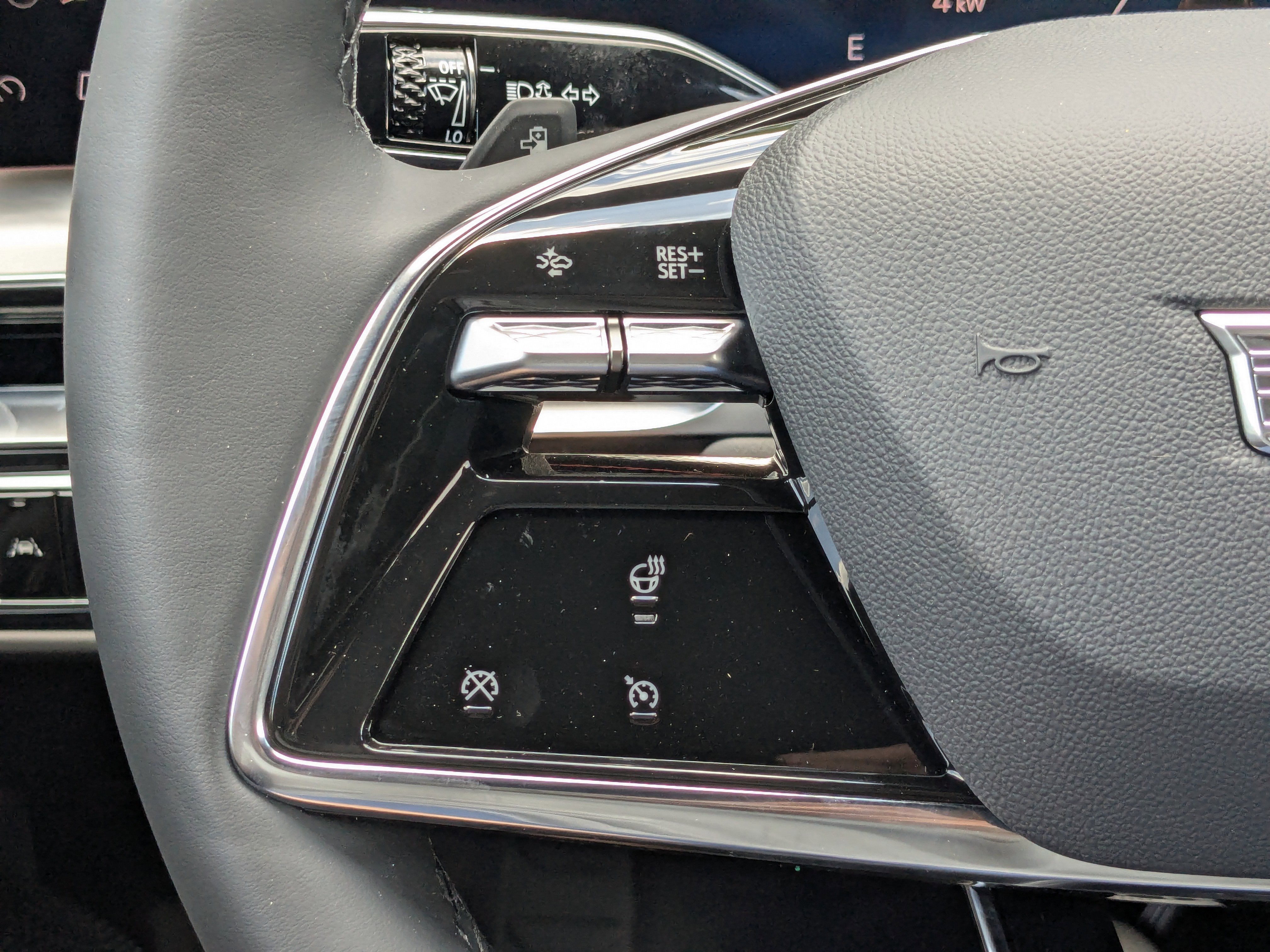 2025 Cadillac LYRIQ Luxury 1