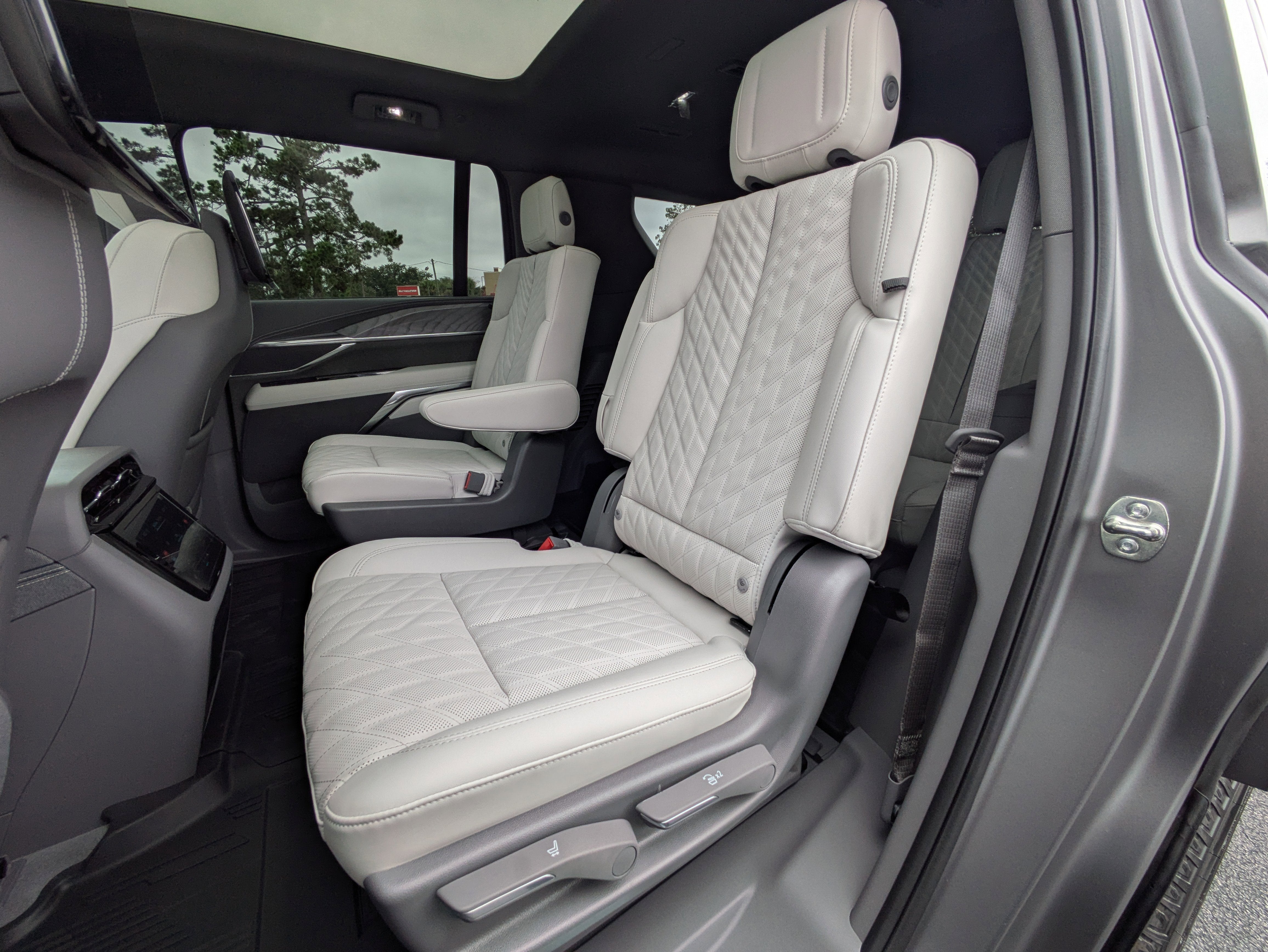 2026 Cadillac ESCALADE IQL Sport