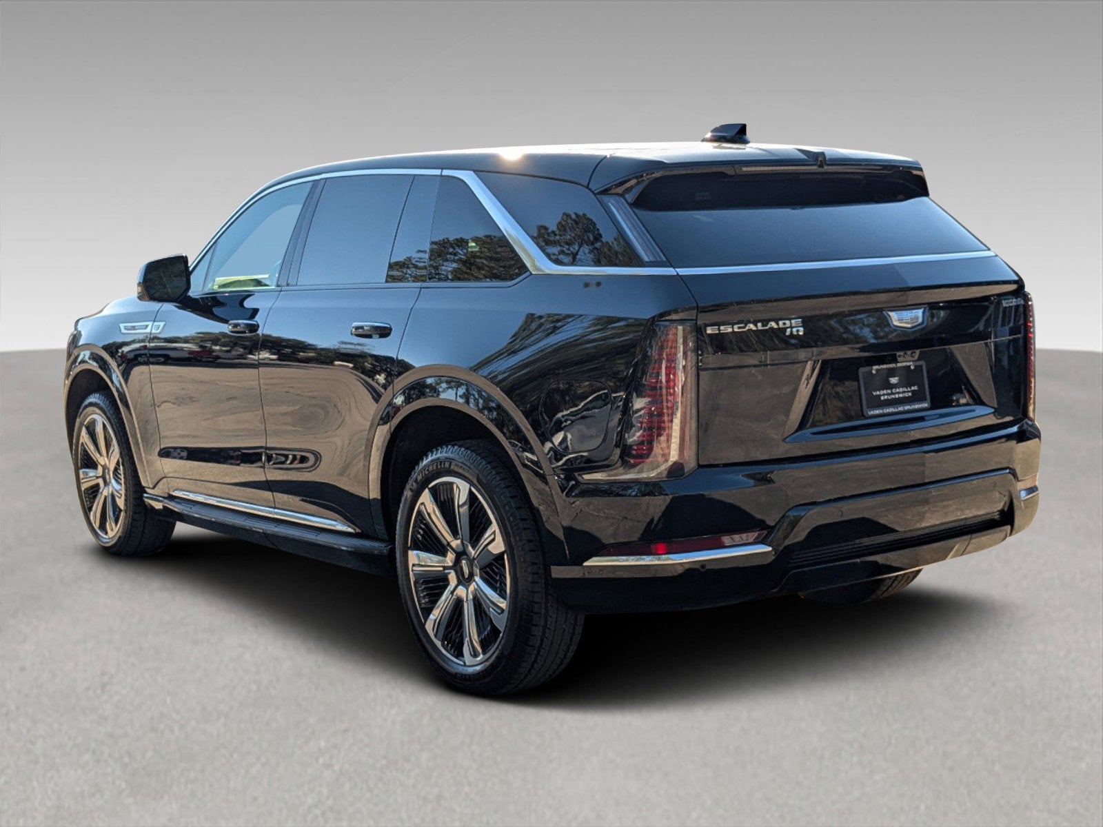 2025 Cadillac ESCALADE IQ Luxury 1