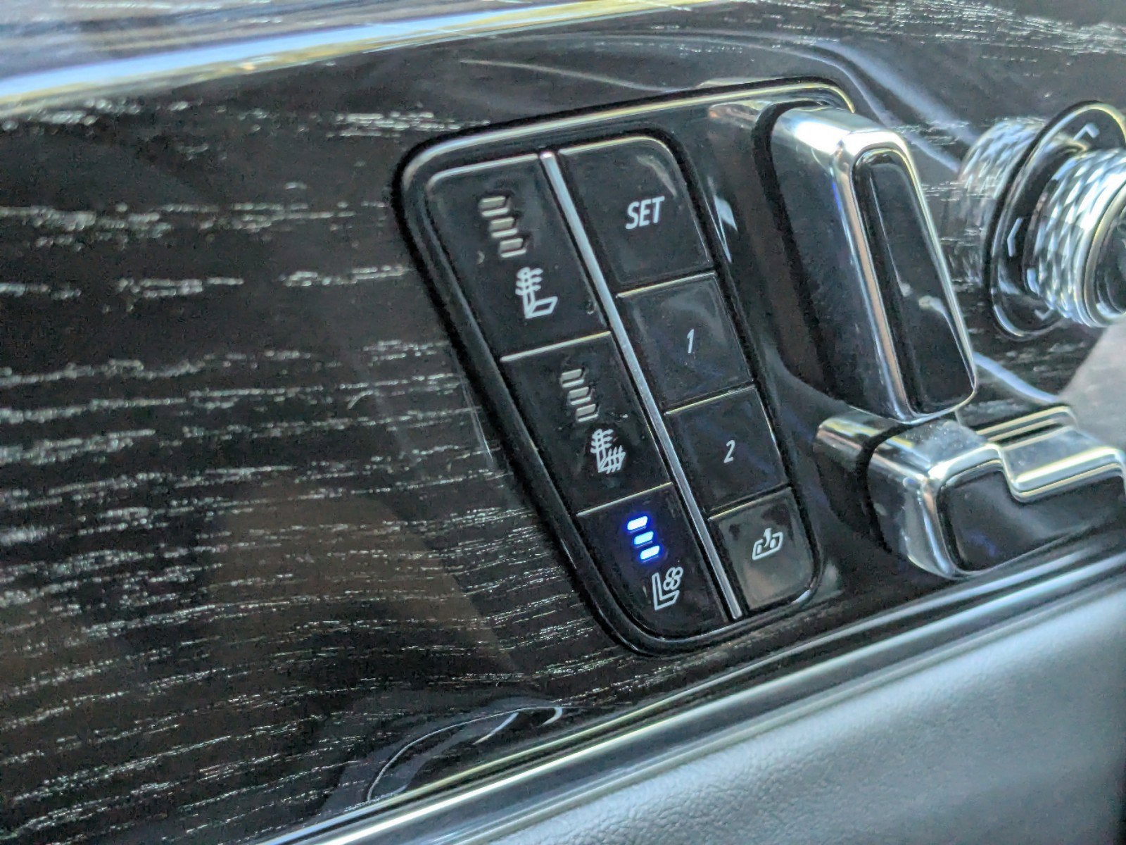 2025 Cadillac ESCALADE IQ Luxury 1