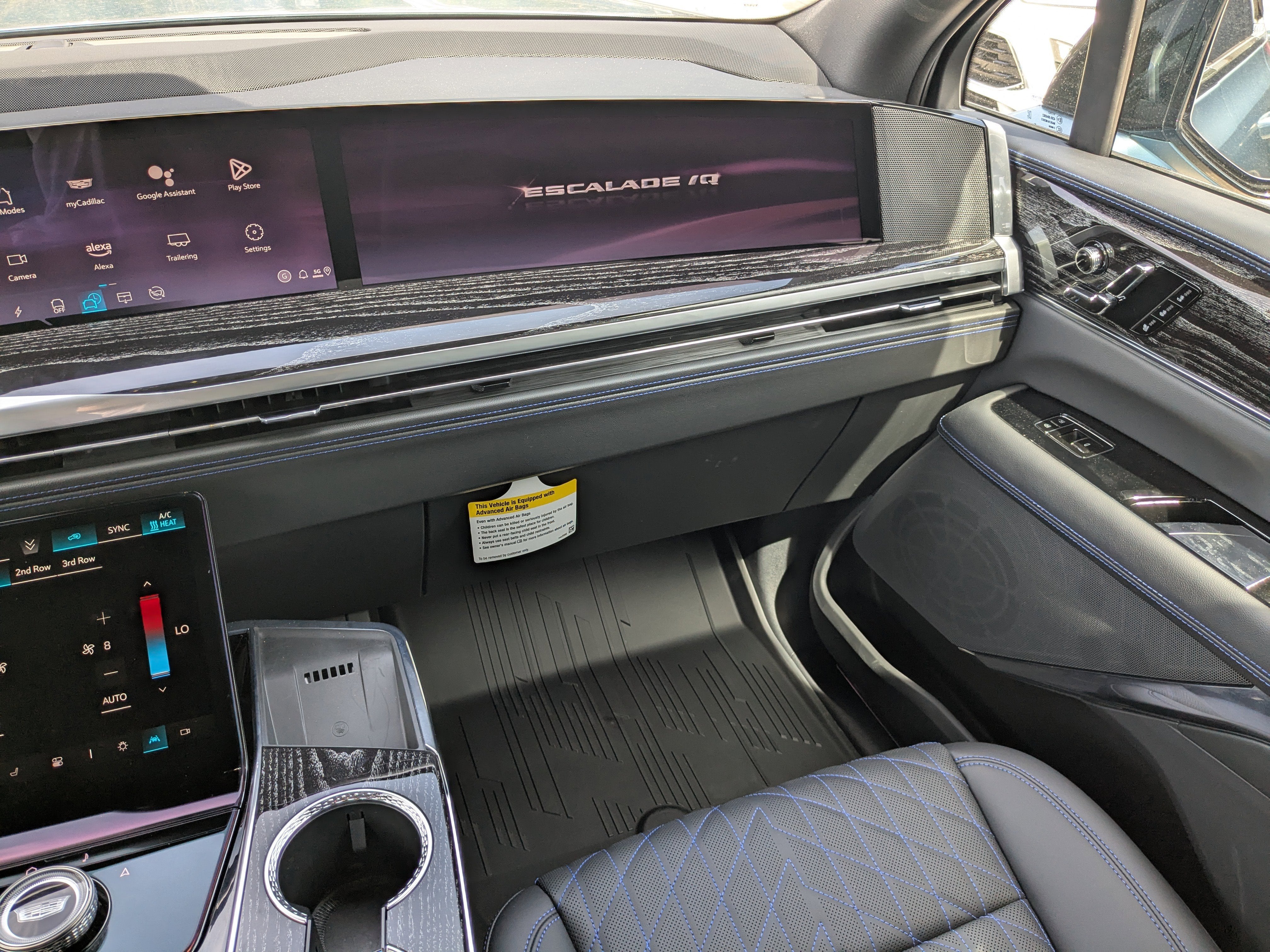 2025 Cadillac ESCALADE IQ Sport 1