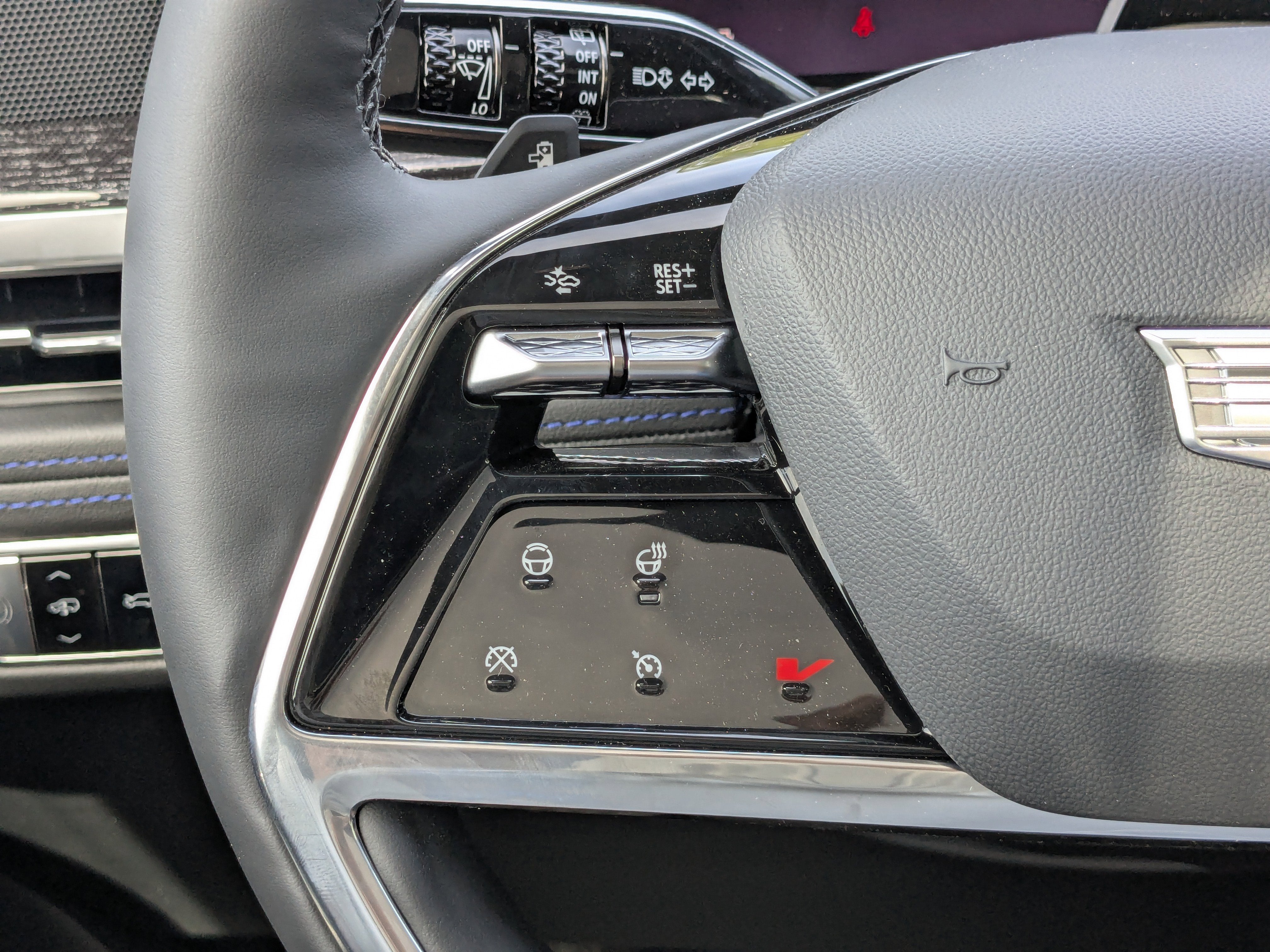 2025 Cadillac ESCALADE IQ Sport 1