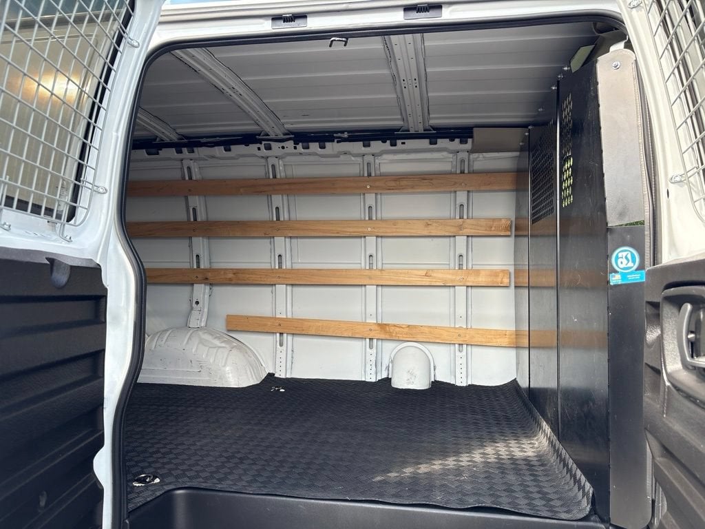 2024 Chevrolet Express Cargo 2500 WT