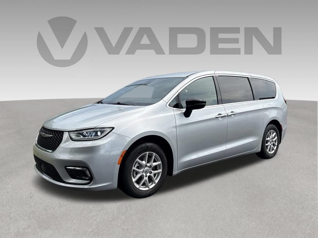 2024 Chrysler Pacifica Touring