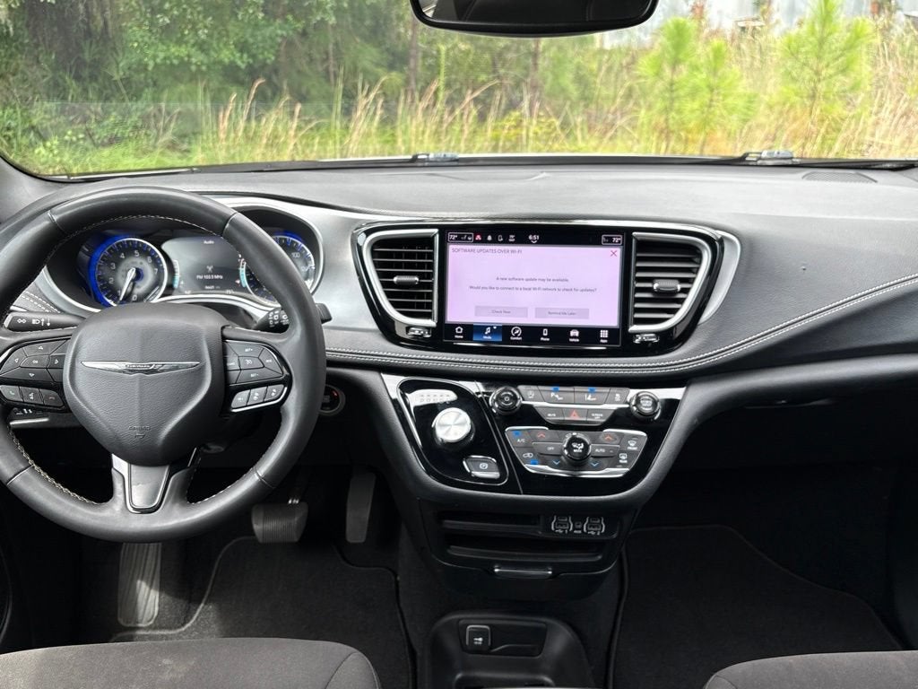 2024 Chrysler Pacifica Touring