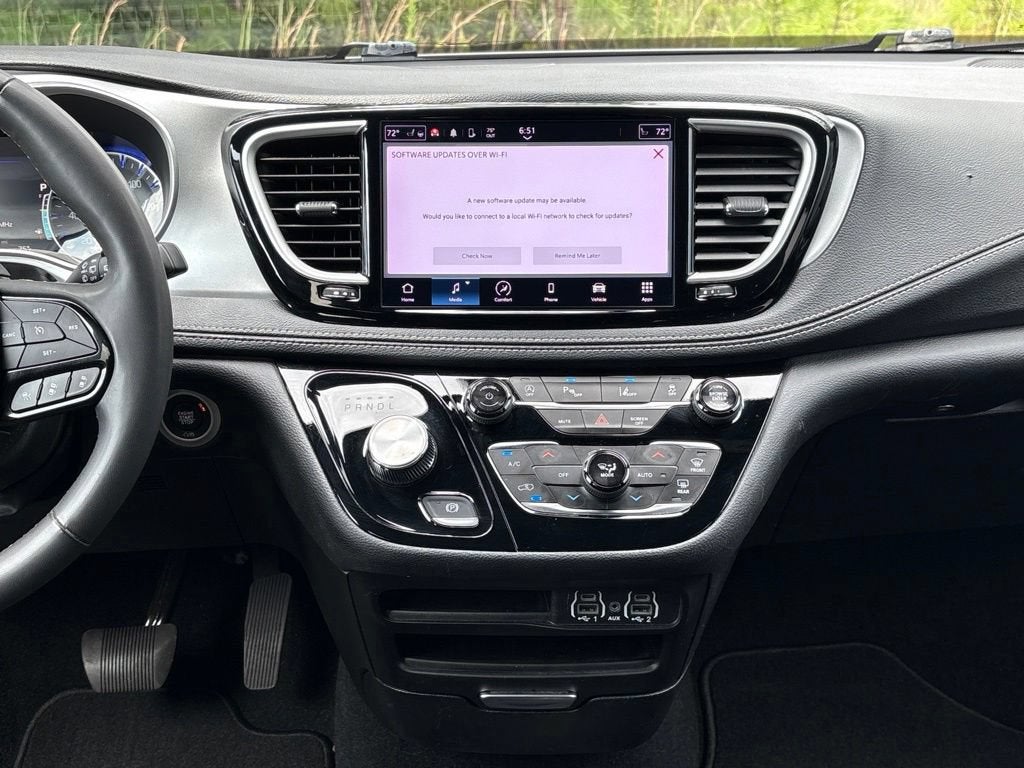 2024 Chrysler Pacifica Touring