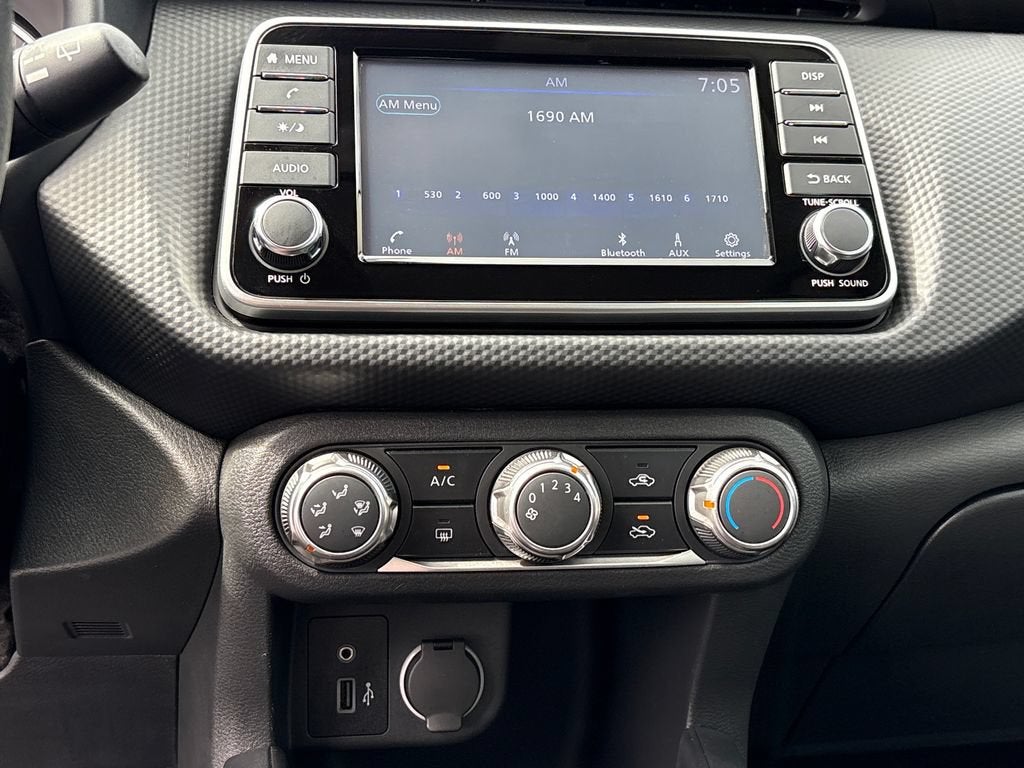 2025 Nissan Kicks Play S