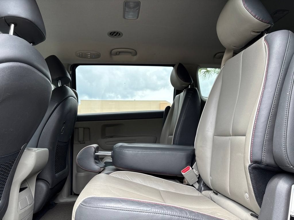 2016 Kia Sedona LX